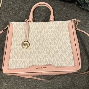 NWT Michael Kors vanilla/Blush shoulder bag